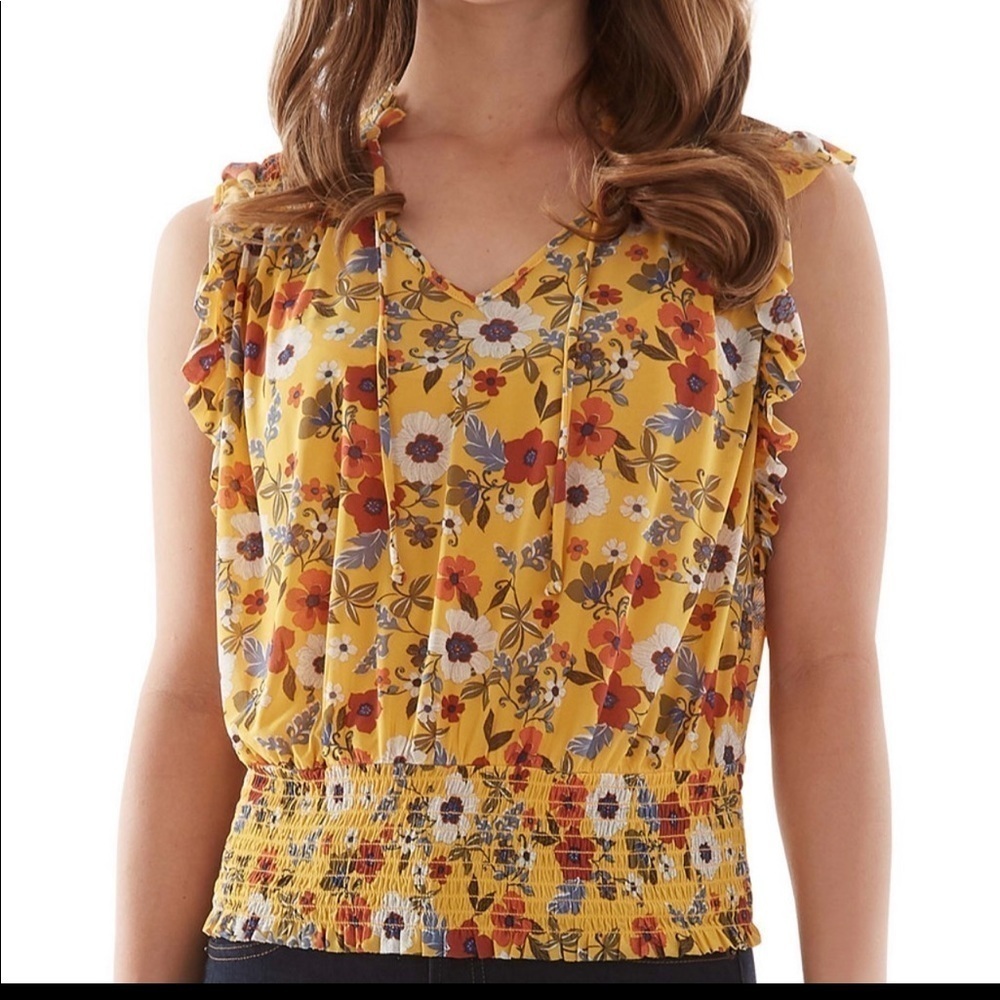 🤩- NWT Floral-Print Smocked-Hem Top size X-small